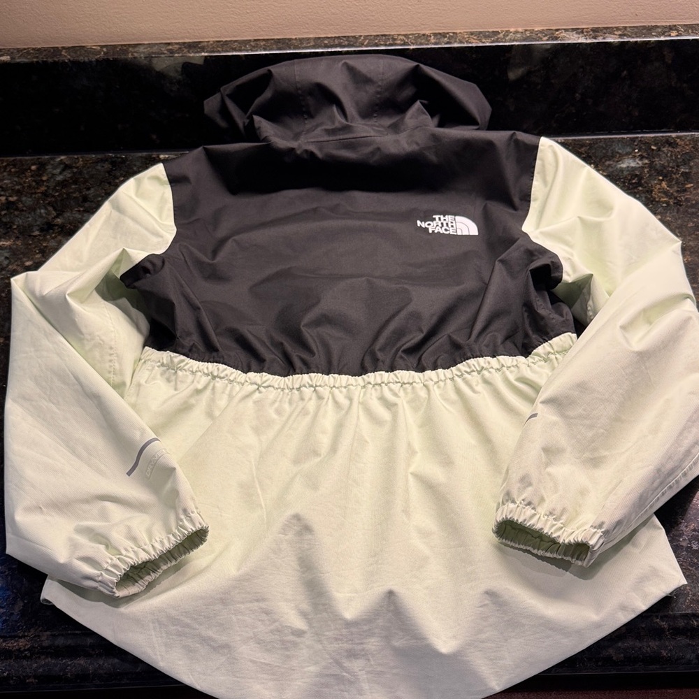Girls M North Face Antora Black & Light Green Hooded Rain Jacket - Picture 2 of 3